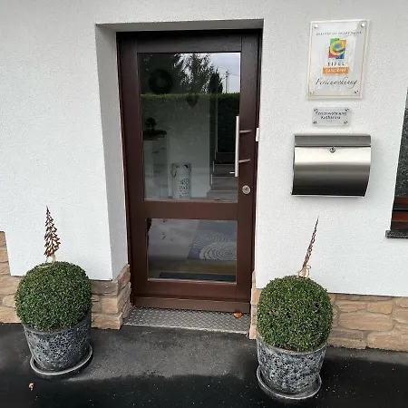 Apartment Katharina 4 Sterne Laut Dtv Wallbox 11kw Nideggen